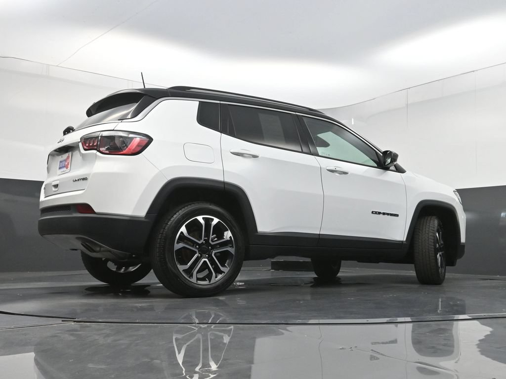 Used 2022 Jeep Compass Limited AWD/4WD image 31