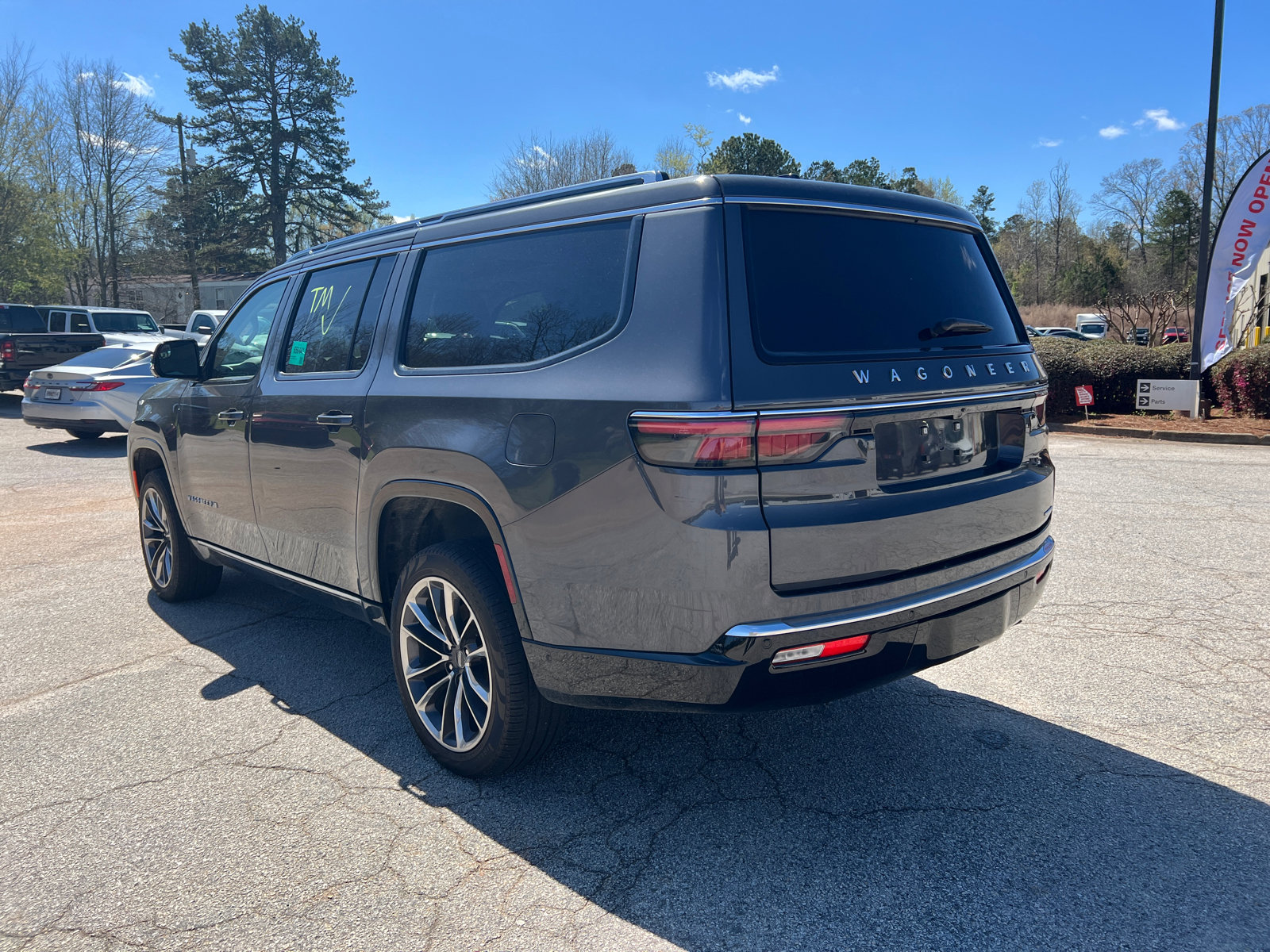 Used 2024 Jeep Wagoneer L Series III w/ Premium Group I image 7