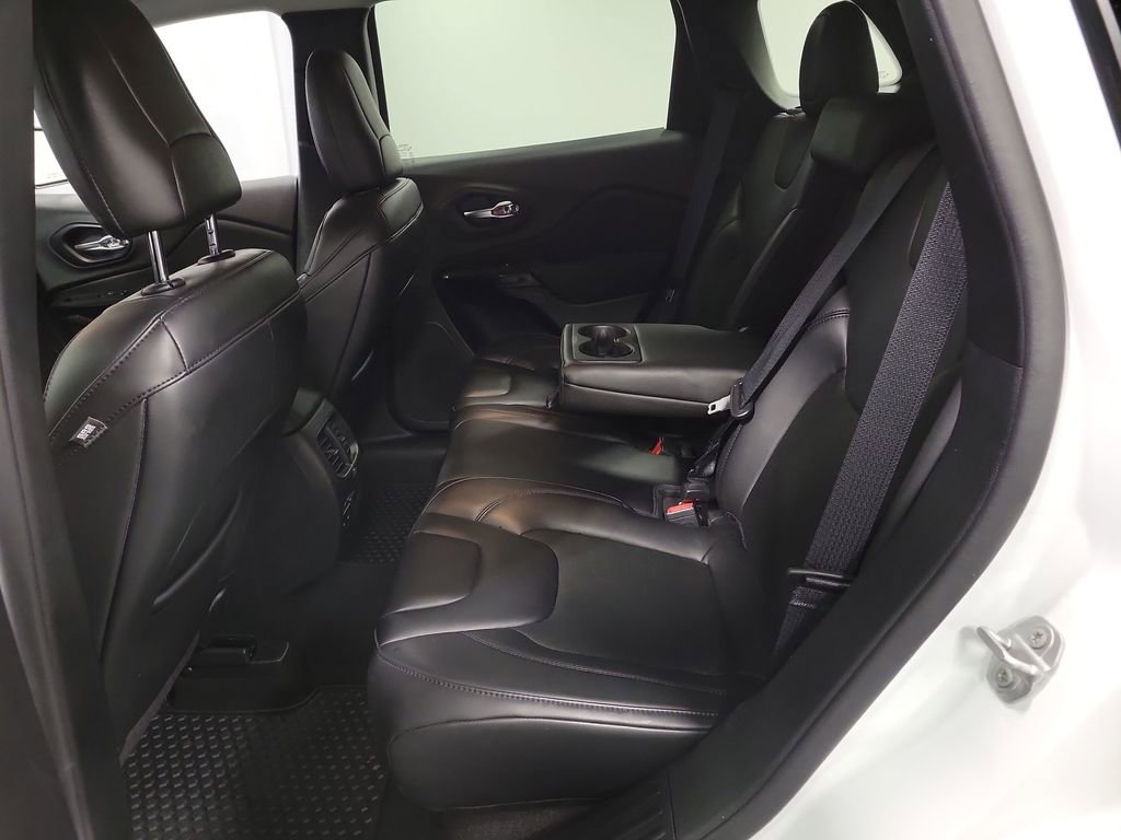 Used 2020 Jeep Cherokee Latitude Plus image 25