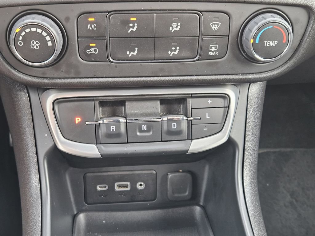 Used 2024 GMC Terrain SLE image 16