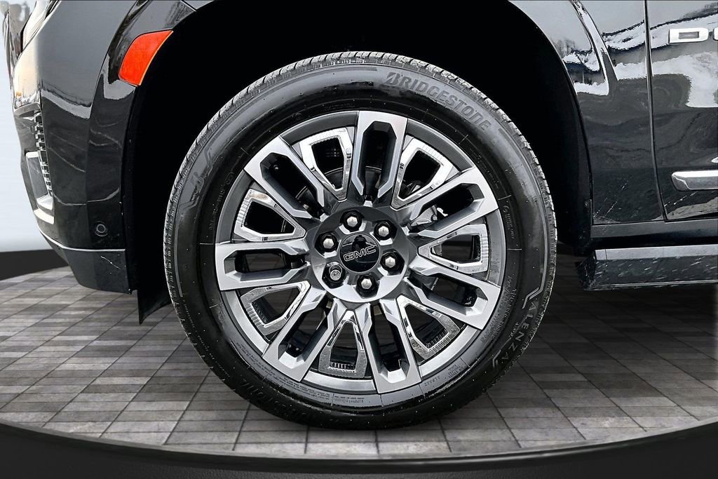 Used 2023 GMC Yukon XL Denali Ultimate image 9