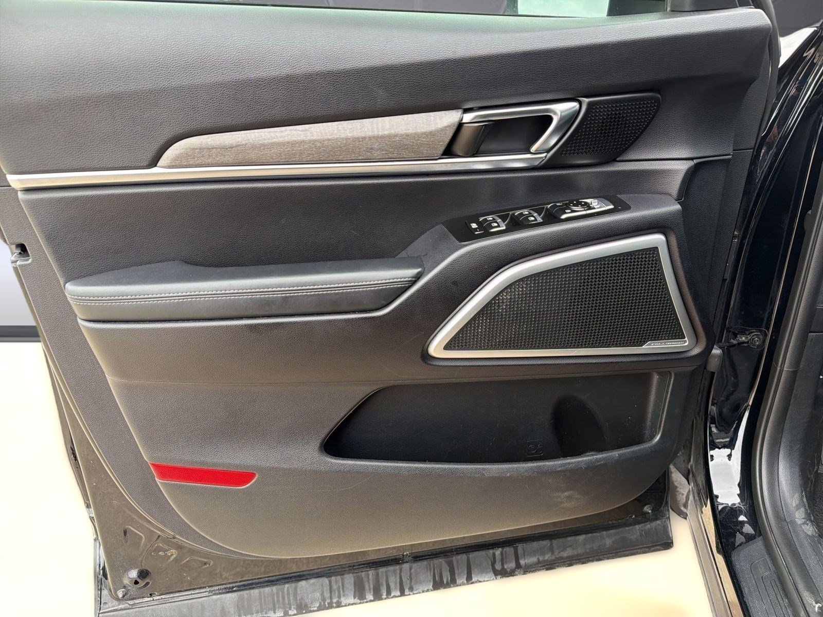 Used 2022 Kia Telluride EX w/ EX Premium Package image 13