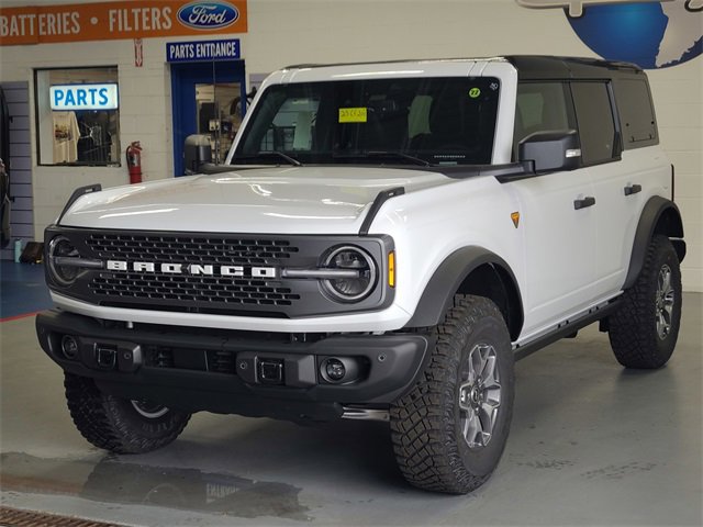 New 2025 Ford Bronco Badlands image 9