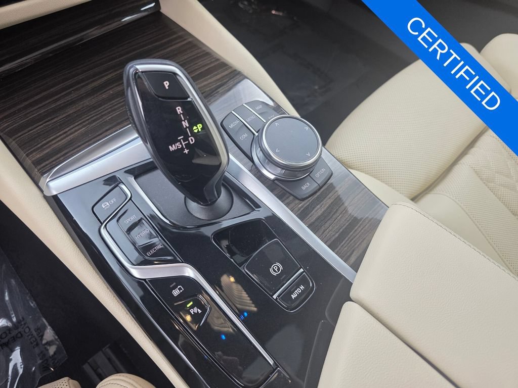 Used 2023 BMW 530e w/ Premium Package RWD image 24