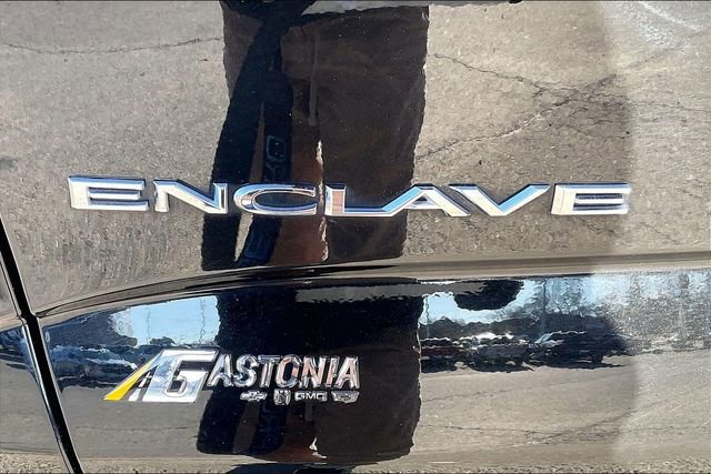 Used 2024 Buick Enclave Avenir w/ Avenir Technology Package image 24