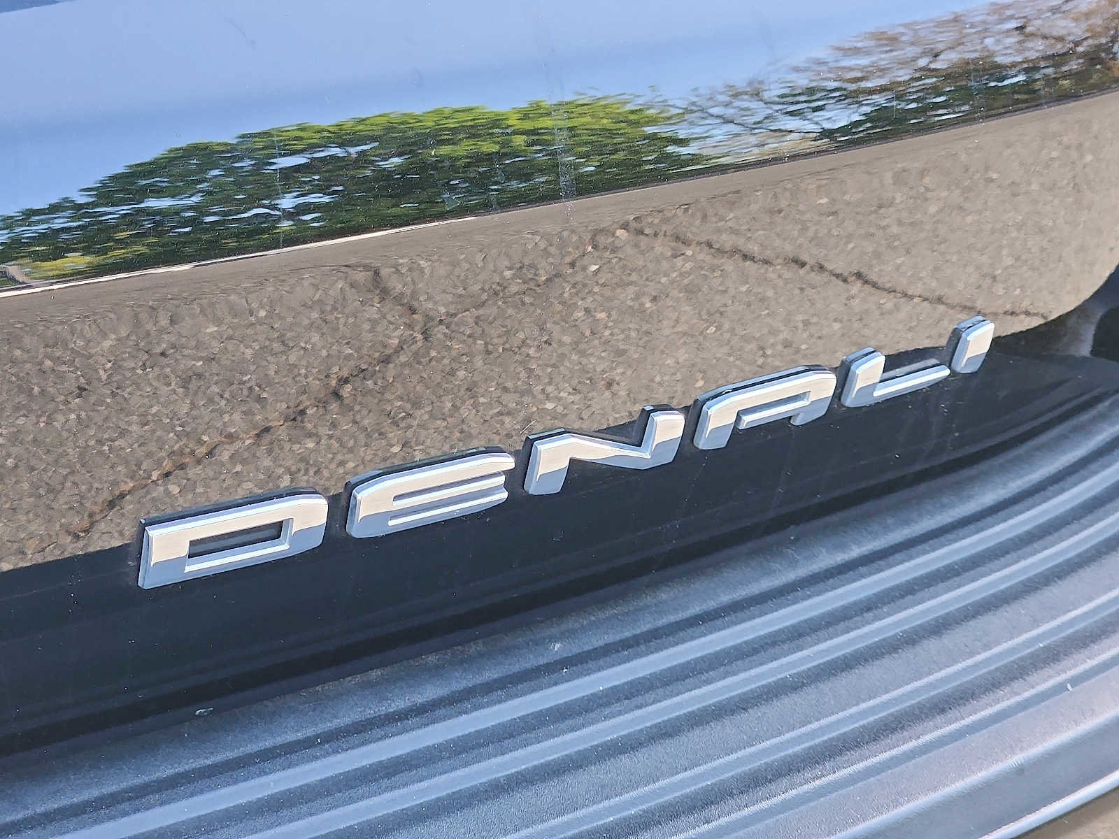 Used 2024 GMC Yukon Denali AWD/4WD image 29