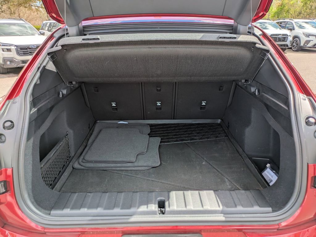 Used 2025 BMW X2 M35i w/ Premium Package image 11