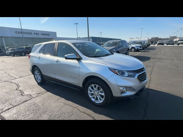 Used 2021 Chevrolet Equinox LT image 2