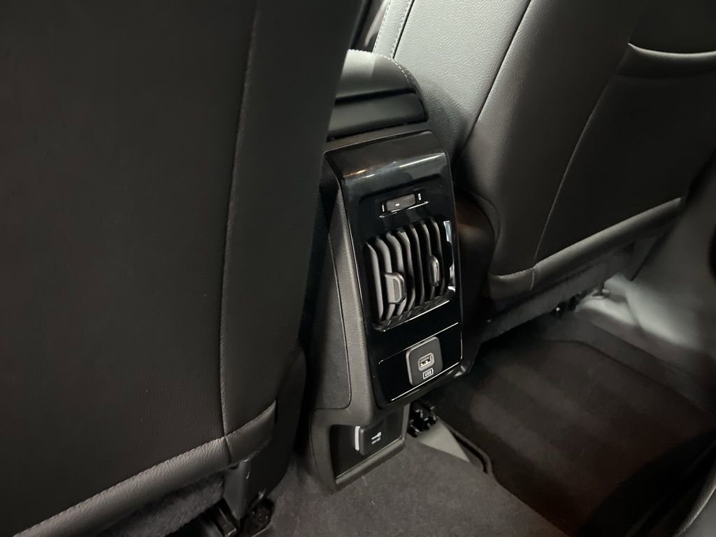 Used 2025 Jeep Compass Latitude image 14