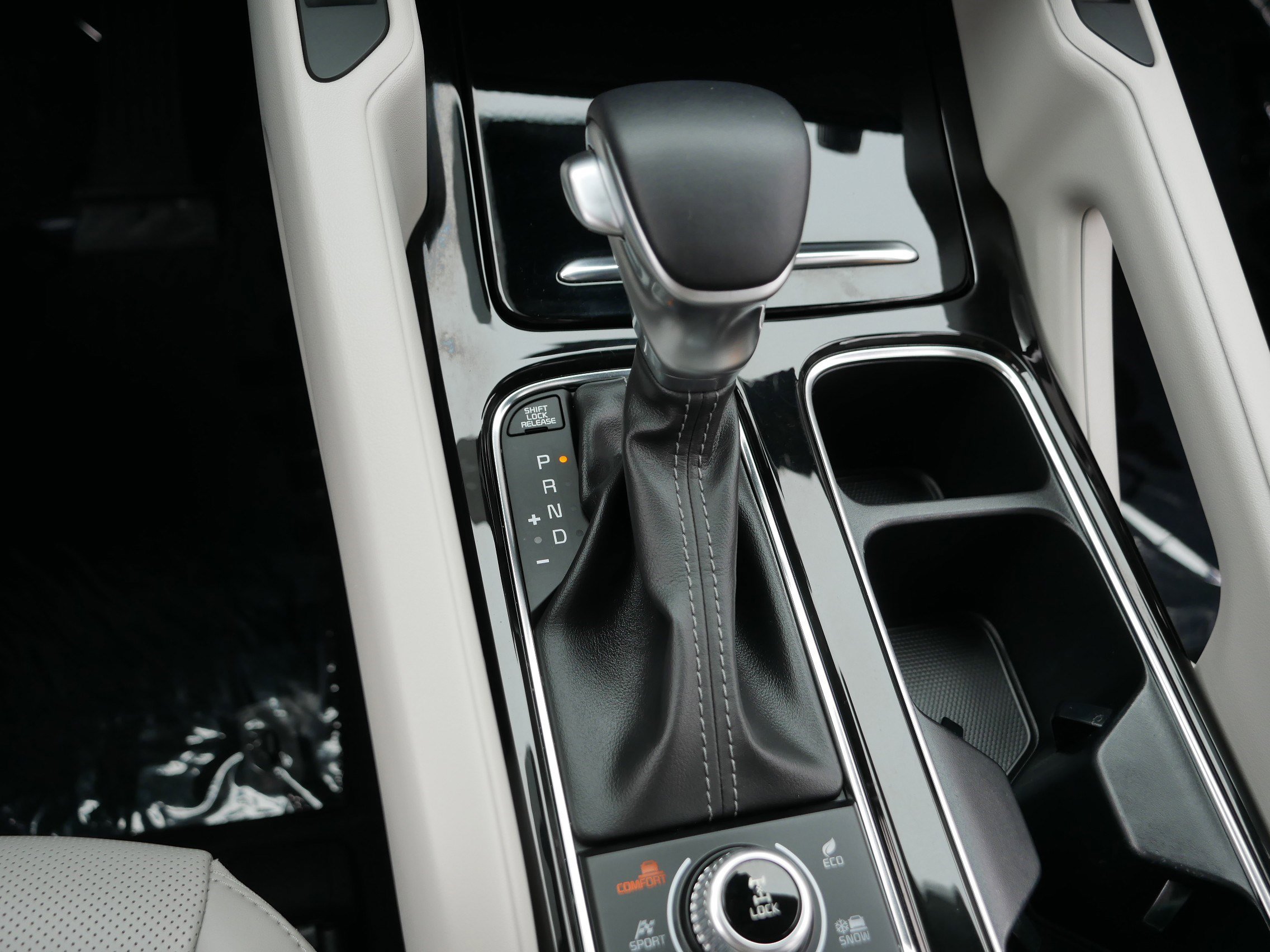 Certified 2024 Kia Telluride S image 24