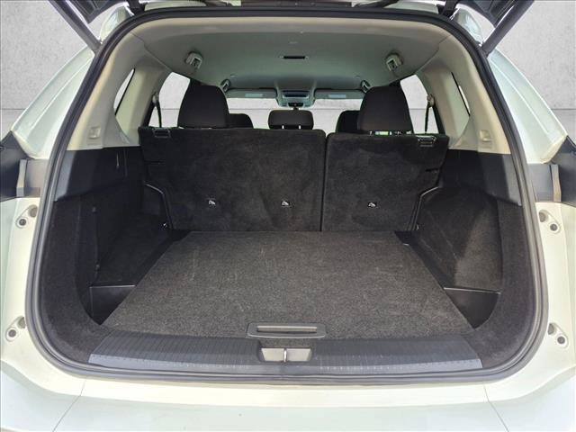 Used 2024 Nissan Rogue SV FWD image 6