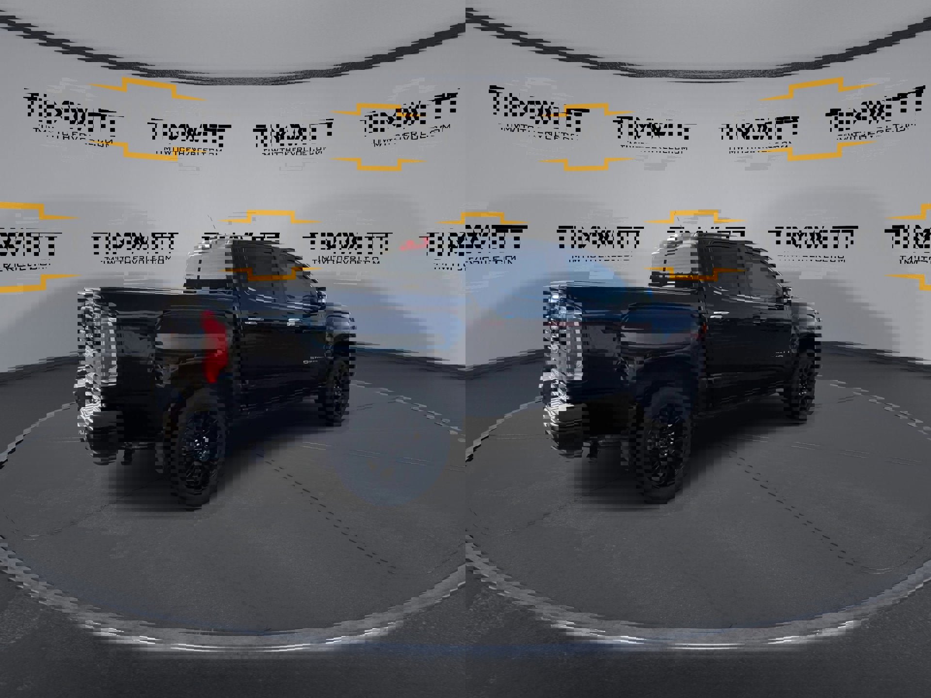 Used 2022 GMC Canyon Denali w/ Denali Black Edition Package image 9