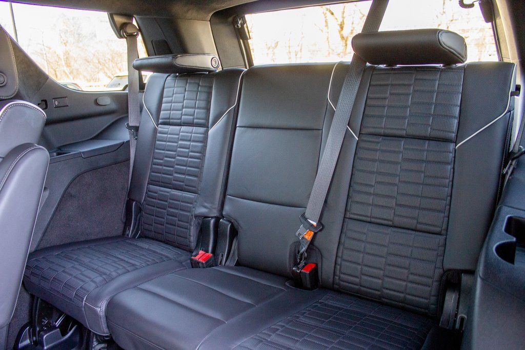 Used 2023 Cadillac Escalade V w/ LPO, ONYX Package image 24