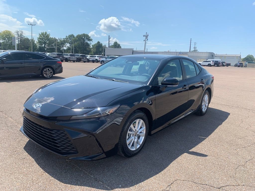 New 2025 Toyota Camry LE image 3