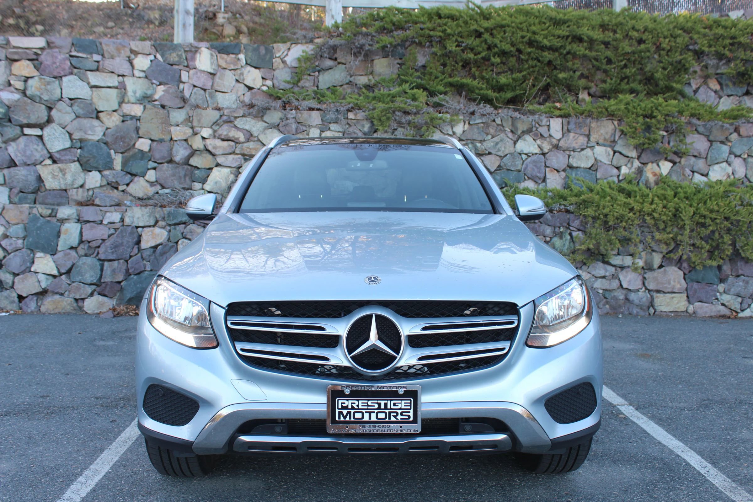 Used 2018 Mercedes-Benz GLC 300 4MATIC image 3