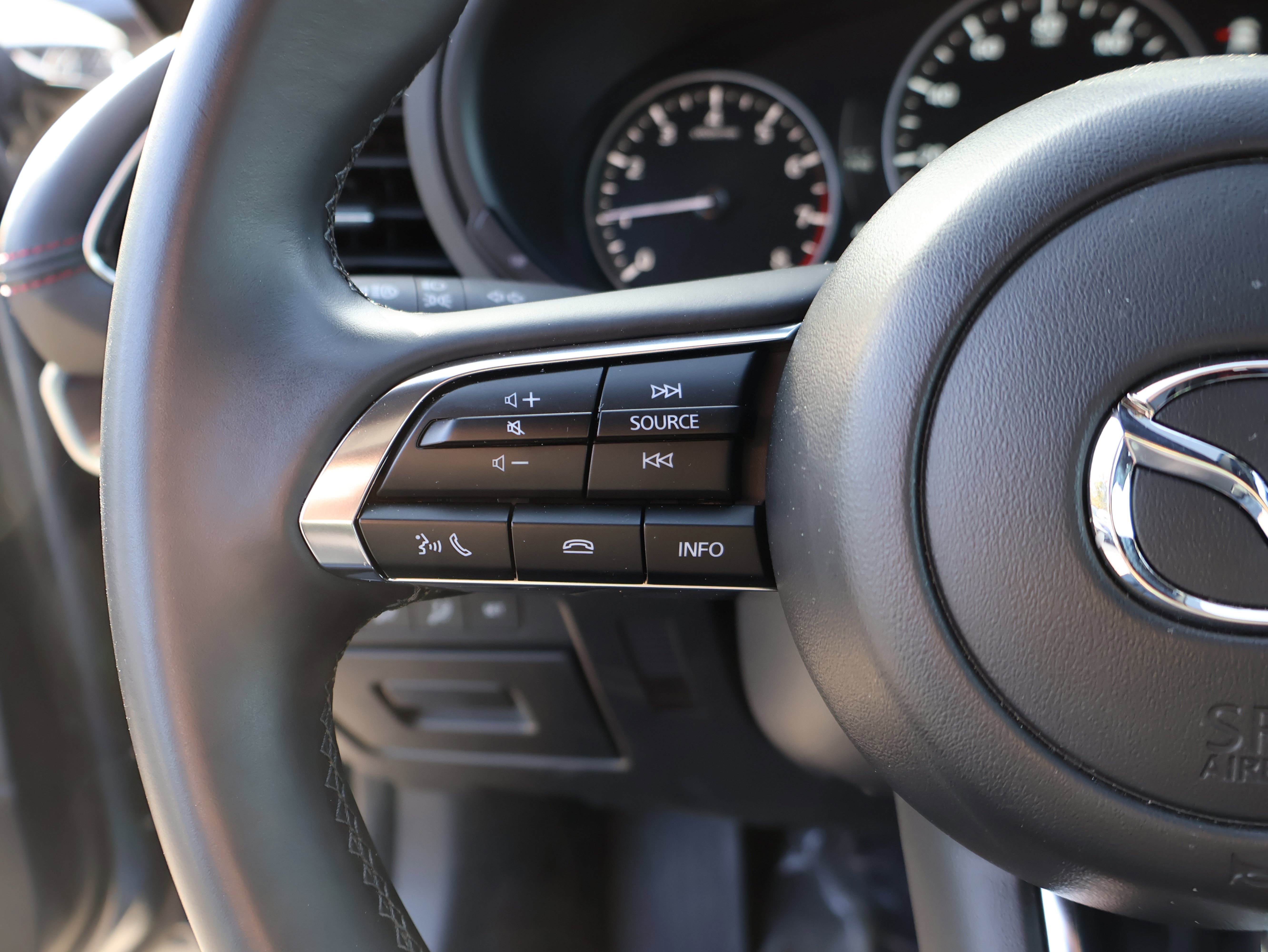 Certified 2025 MAZDA MAZDA3 Carbon image 34