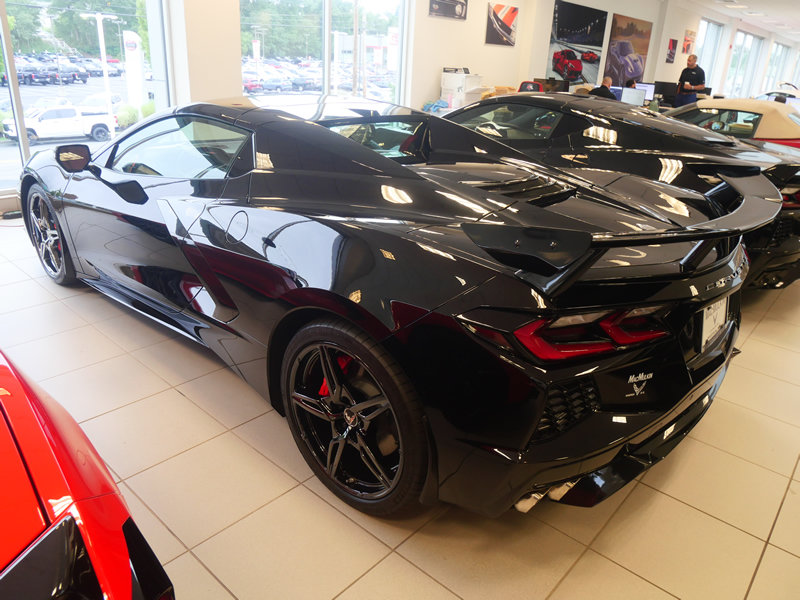 Used 2024 Chevrolet Corvette Stingray Preferred Conv w/ Chrome Exterior Badge Package RWD image 3