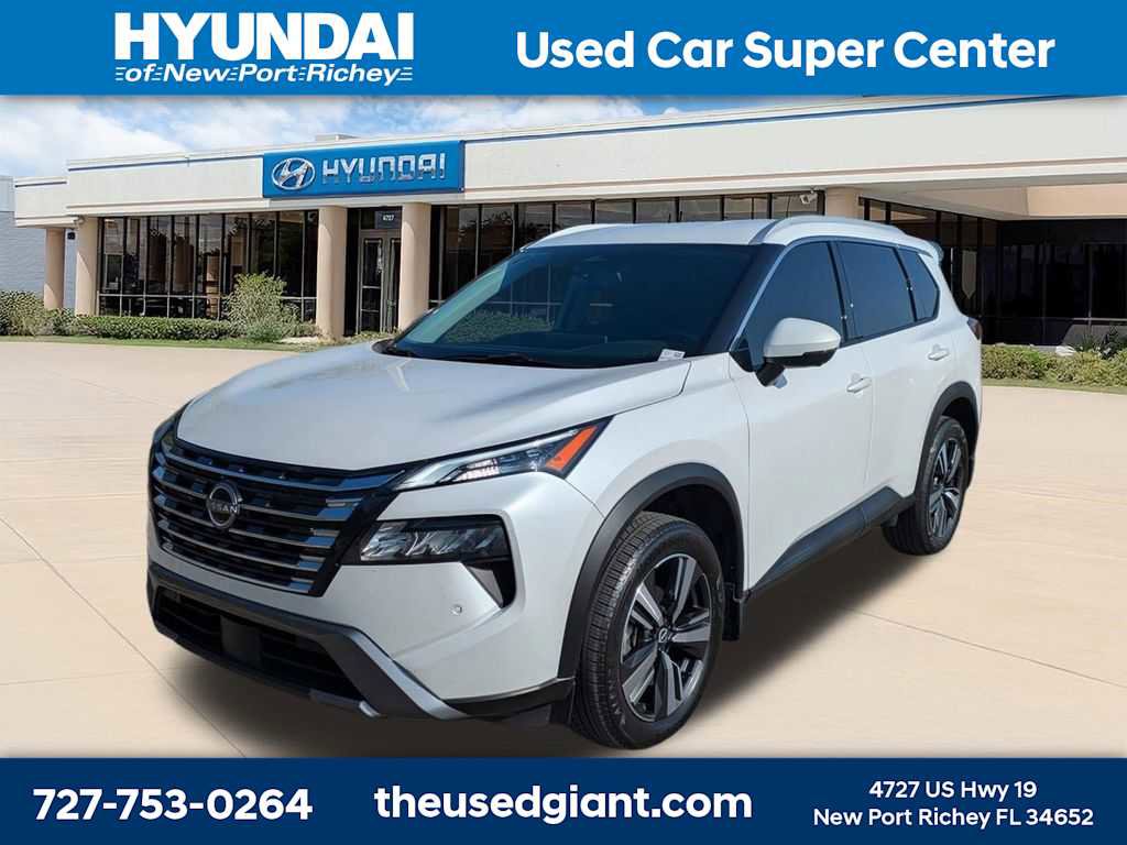 Used 2025 Nissan Rogue SL image 1