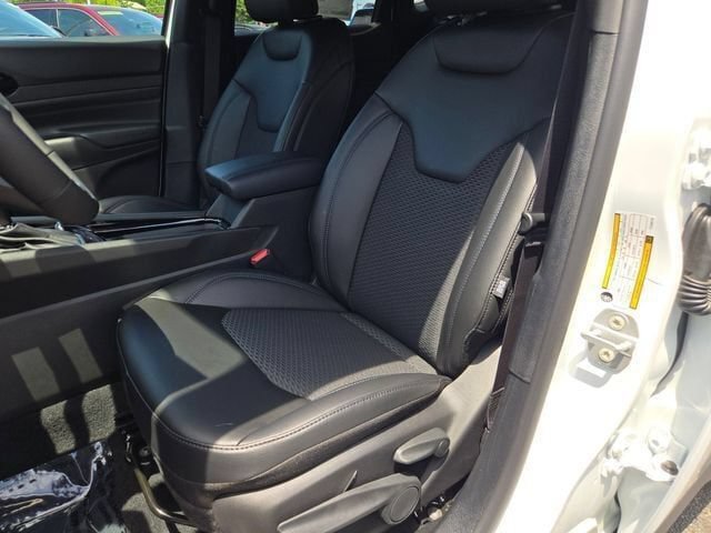 New 2026 Jeep Compass Latitude AWD/4WD image 29