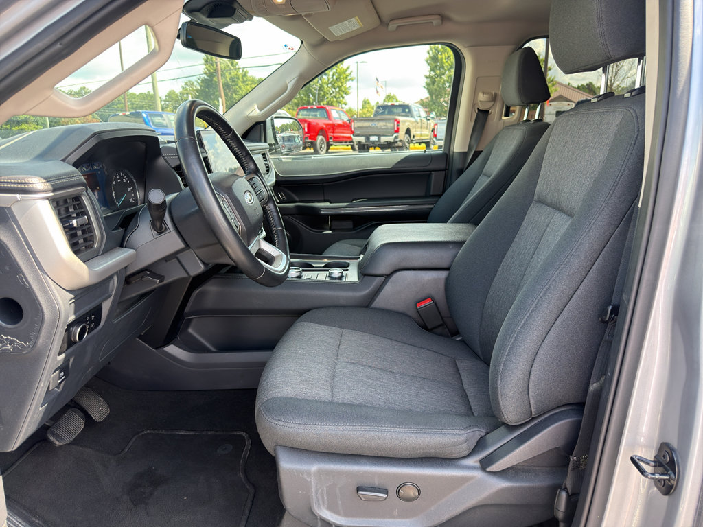 Used 2024 Ford Expedition XLT AWD/4WD image 22