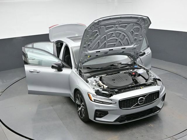 Used 2025 Volvo S60 B5 Plus image 45
