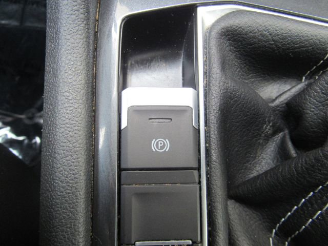 Used 2022 Volkswagen Tiguan SE R-Line FWD image 48