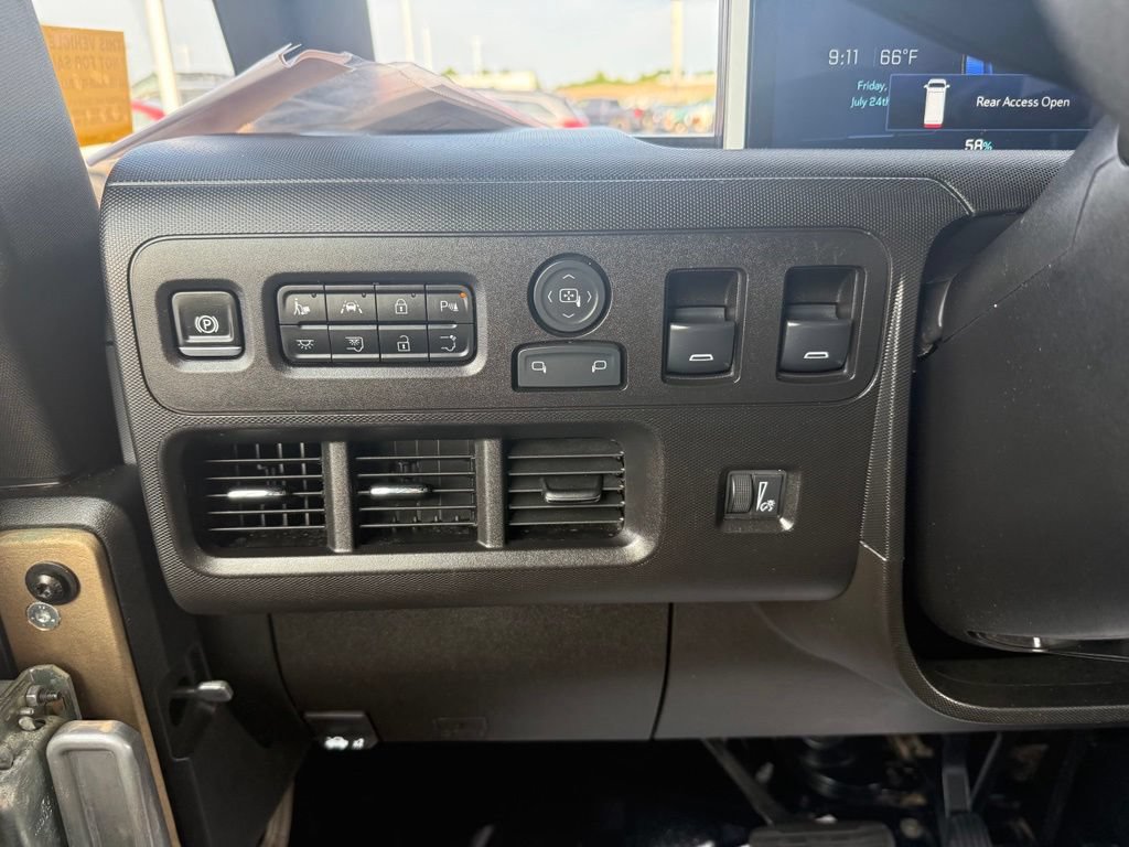 Used 2024 Chevrolet Brightdrop 600 w/ Battery Pack, Max Range AWD/4WD image 21