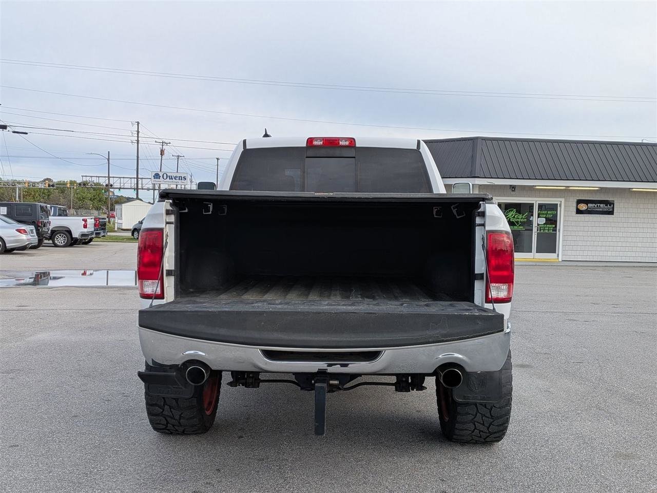 Used 2018 RAM 1500 SLT image 27