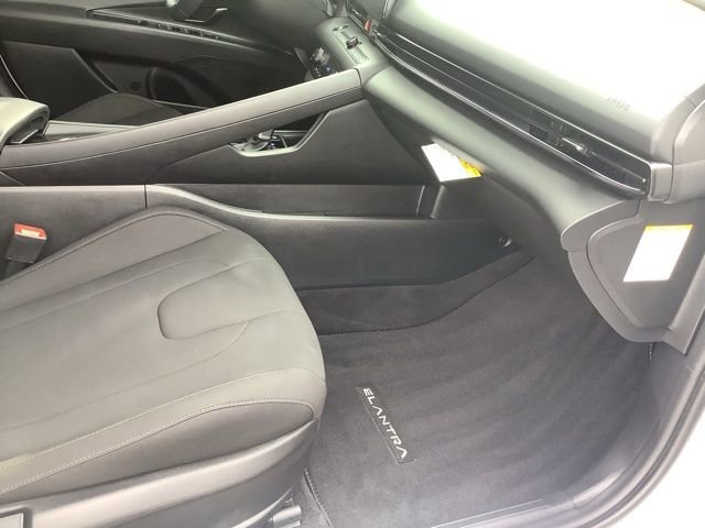 Used 2025 Hyundai Elantra SEL w/ Cargo Package FWD image 25