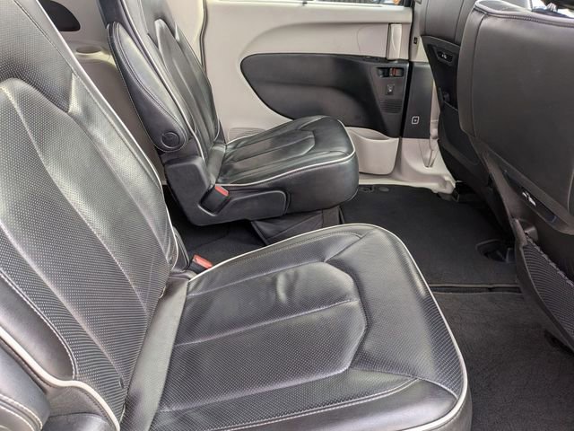 Certified 2023 Chrysler Pacifica Limited image 31