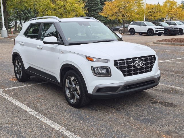 Used 2022 Hyundai Venue SEL FWD image 7