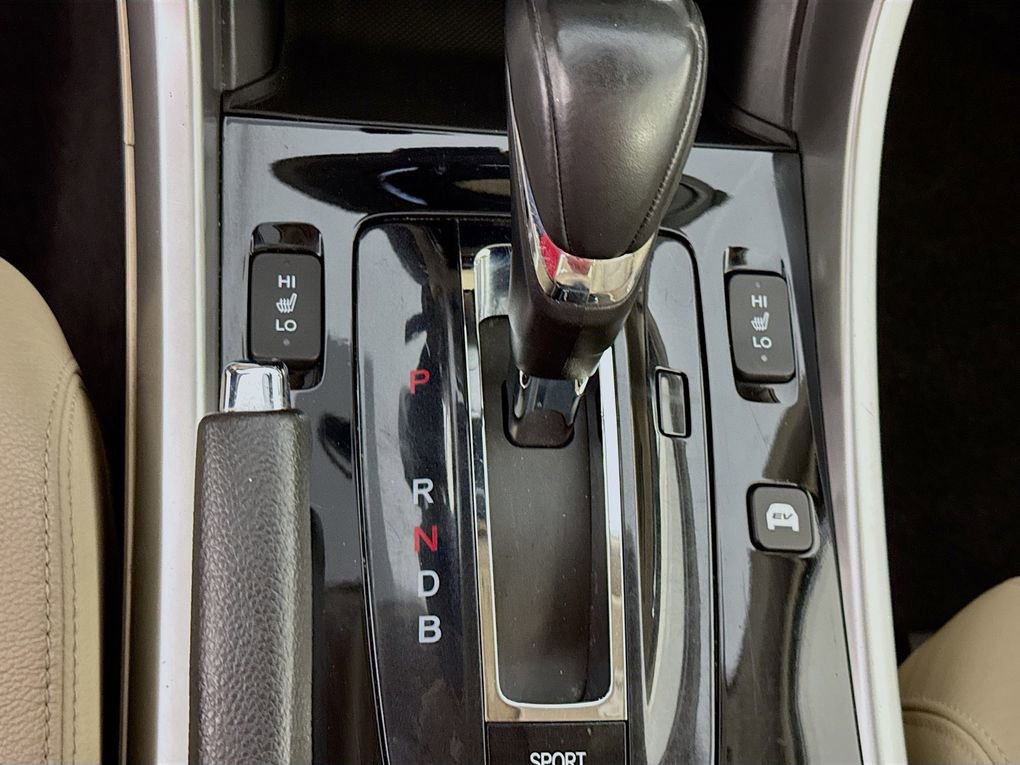 Used 2017 Honda Accord Touring image 19