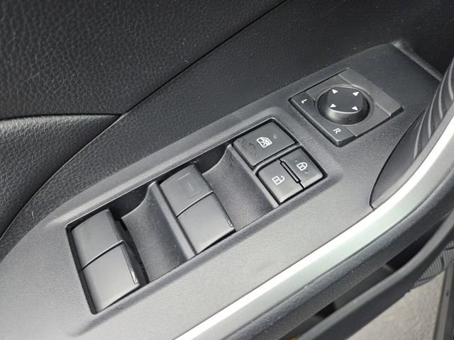 Used 2019 Toyota RAV4 LE image 8