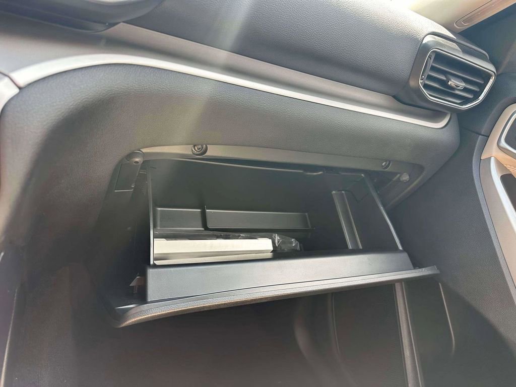 Used 2023 Ford Explorer XLT w/ Equipment Group 202A image 35