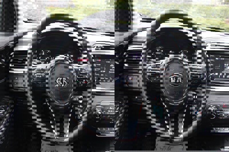 Used 2017 Kia Sorento LX w/ LX Convenience Package image 21