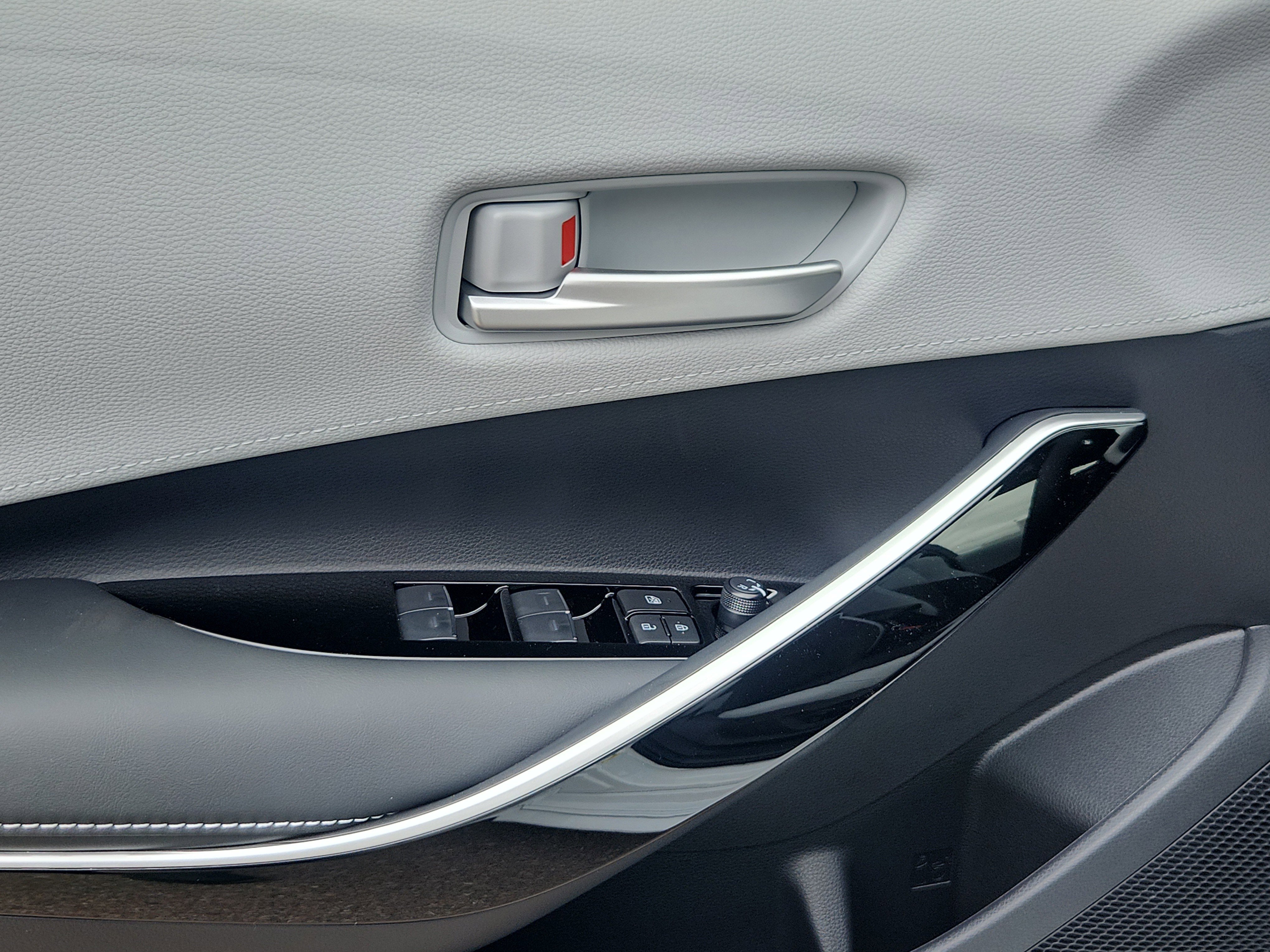 New 2026 Toyota Corolla XSE FWD image 8