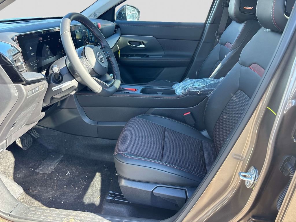 New 2026 Nissan Kicks SR w/ SR Premium Package AWD/4WD image 9