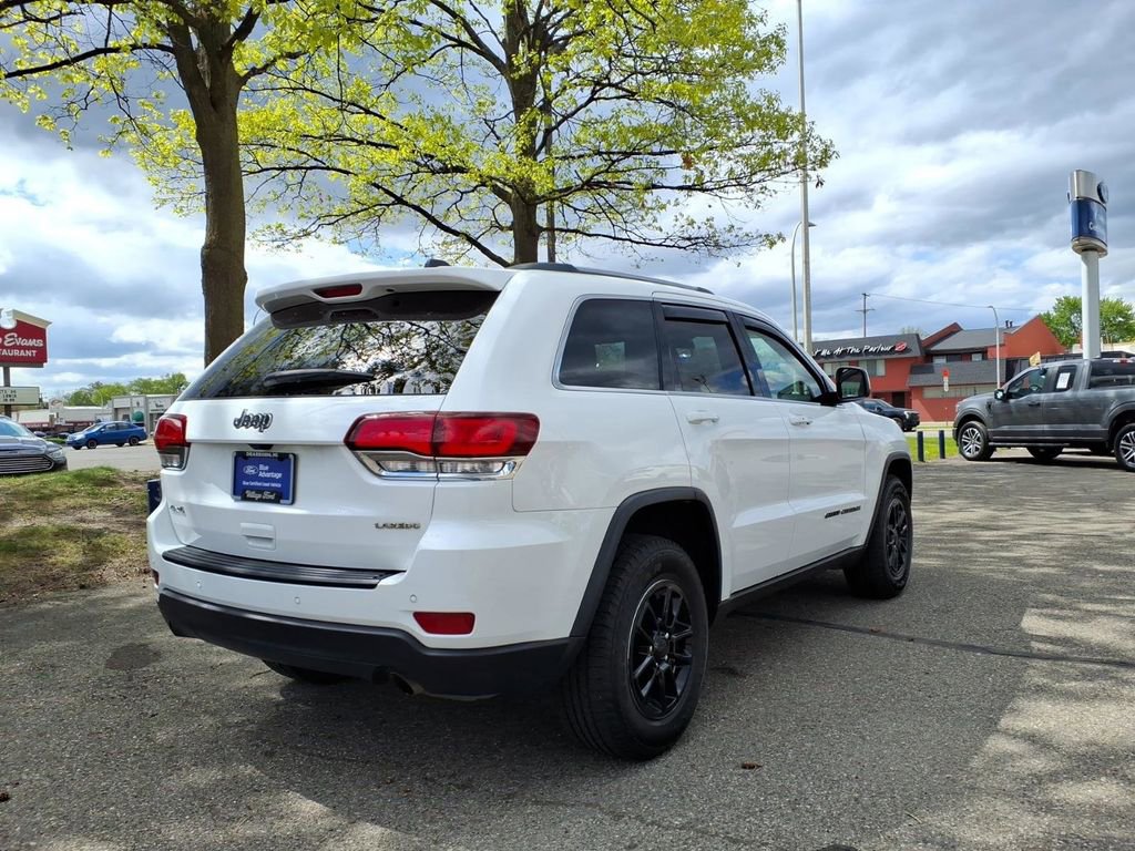 Used 2020 Jeep Grand Cherokee Laredo AWD/4WD image 5