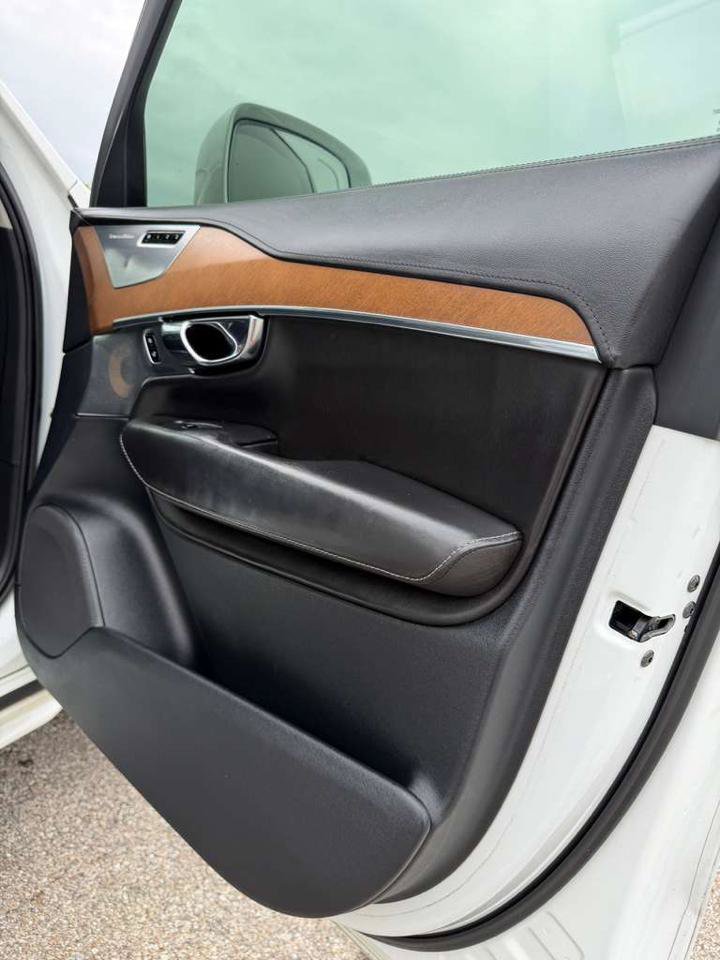 Used 2016 Volvo XC90 T6 Inscription AWD/4WD image 33