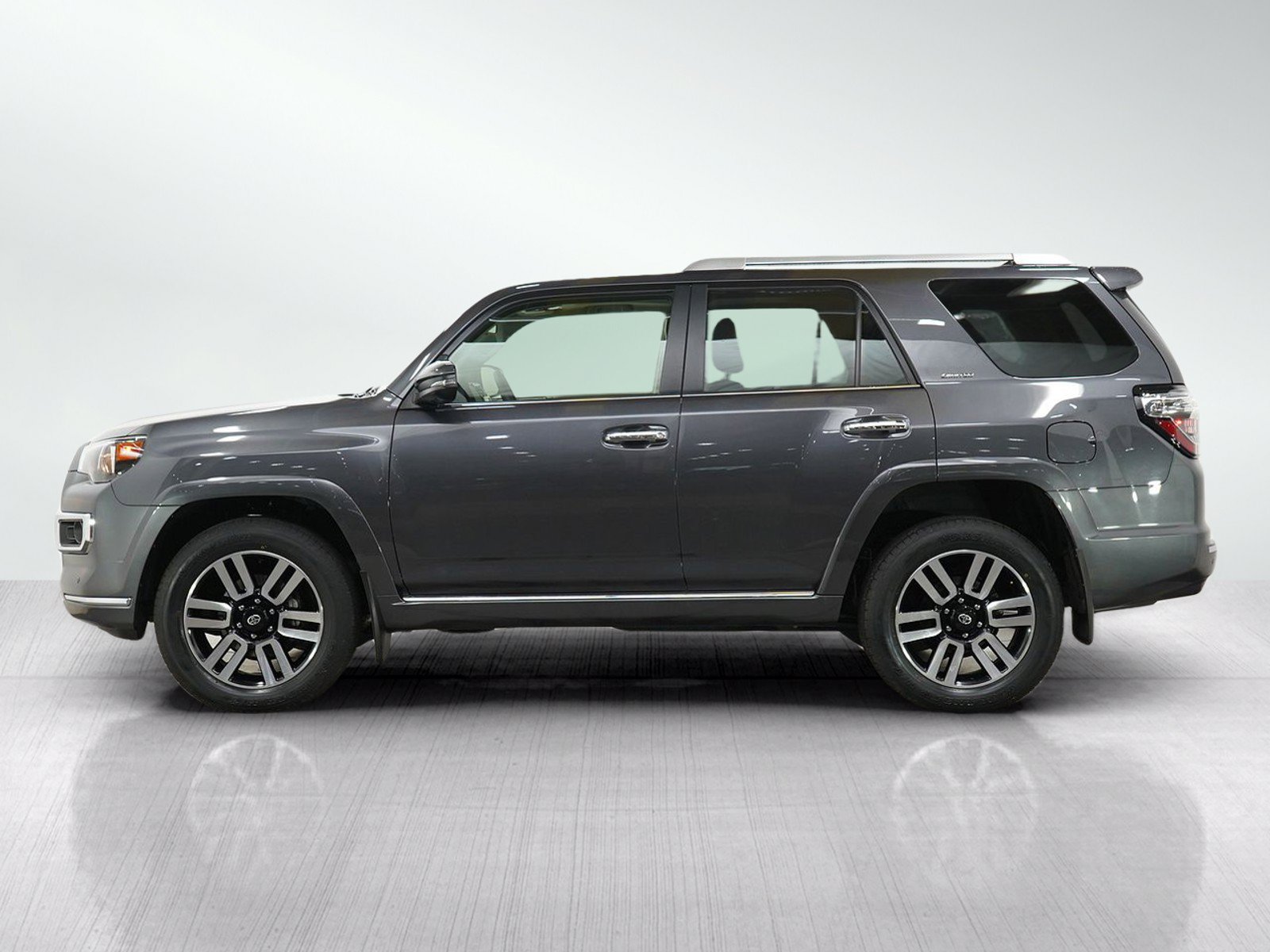 Used 2022 Toyota 4Runner Limited AWD/4WD image 2