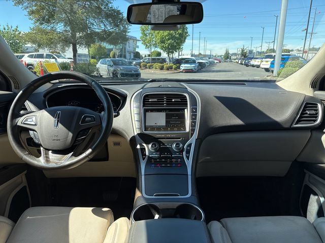 Used 2018 Lincoln MKX Reserve w/ Driver Assistance Package AWD/4WD image 11