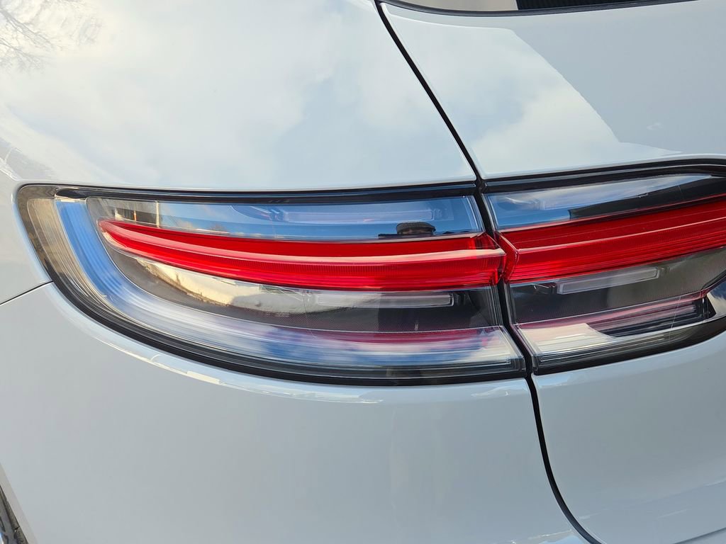 Certified 2022 Porsche Macan image 26