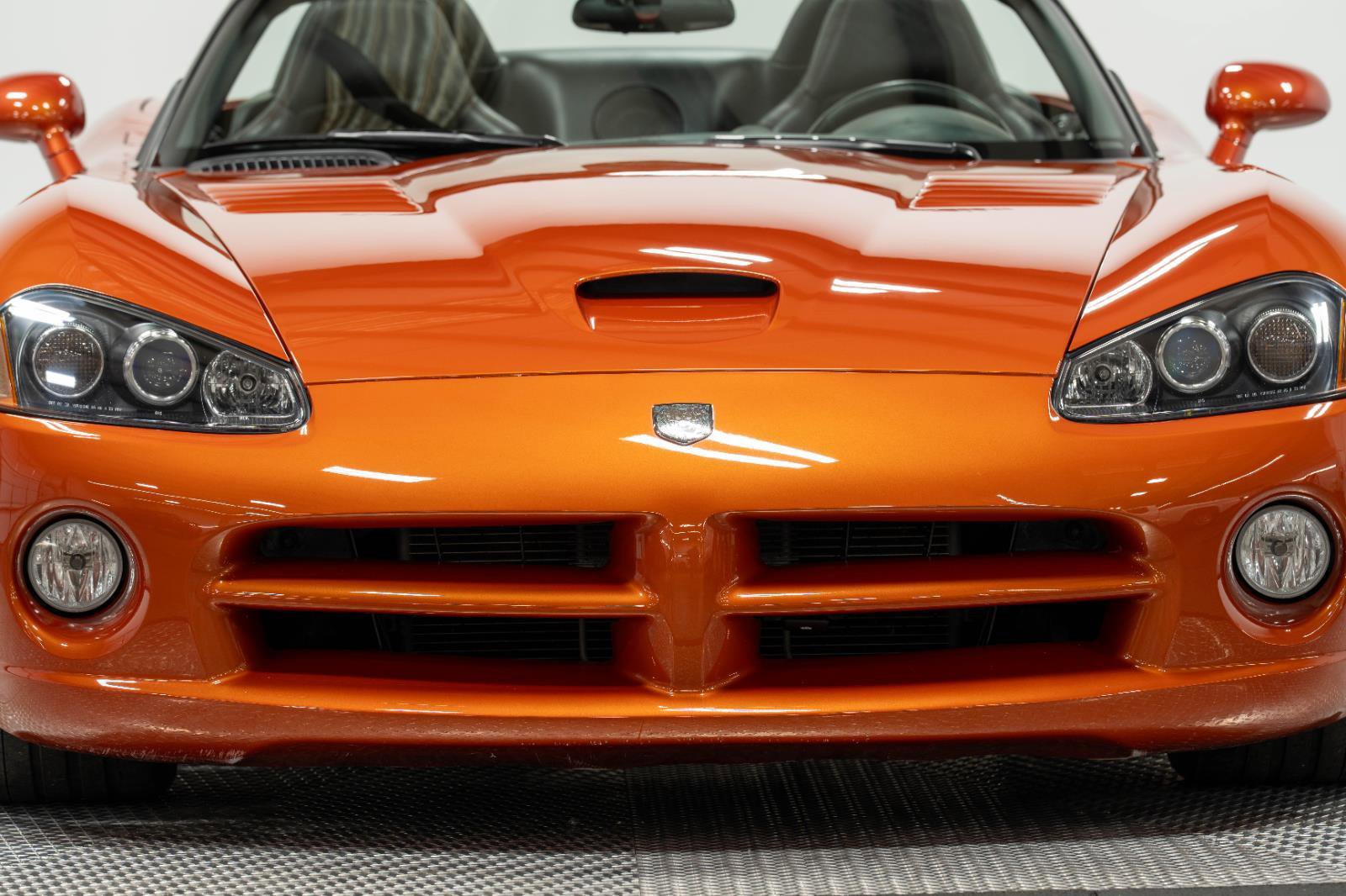 Used 2005 Dodge Viper SRT-10 w/ Copperhead Edition Group RWD image 18