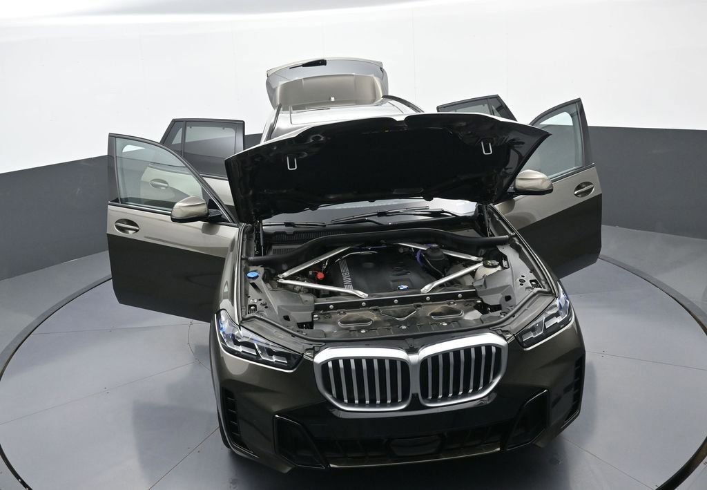 Used 2024 BMW X5 xDrive40i w/ Executive Package image 41