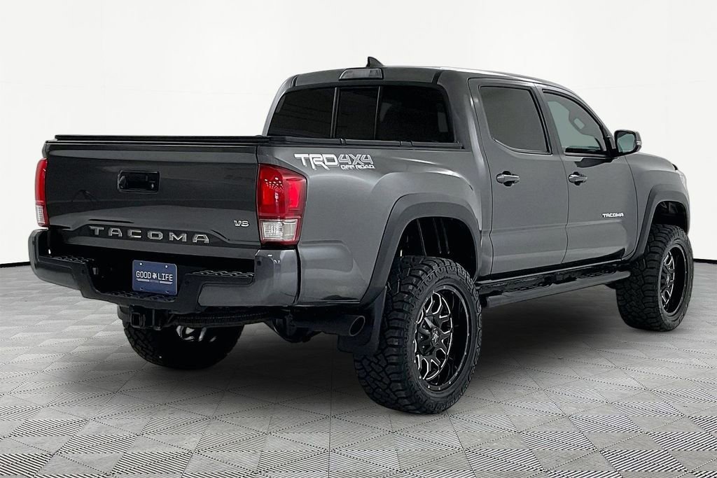 Used 2016 Toyota Tacoma TRD Off-Road w/ Premium & Technology Package image 6