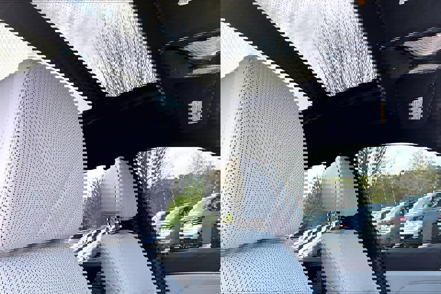 Used 2026 BMW X7 xDrive40i w/ Executive Package image 13