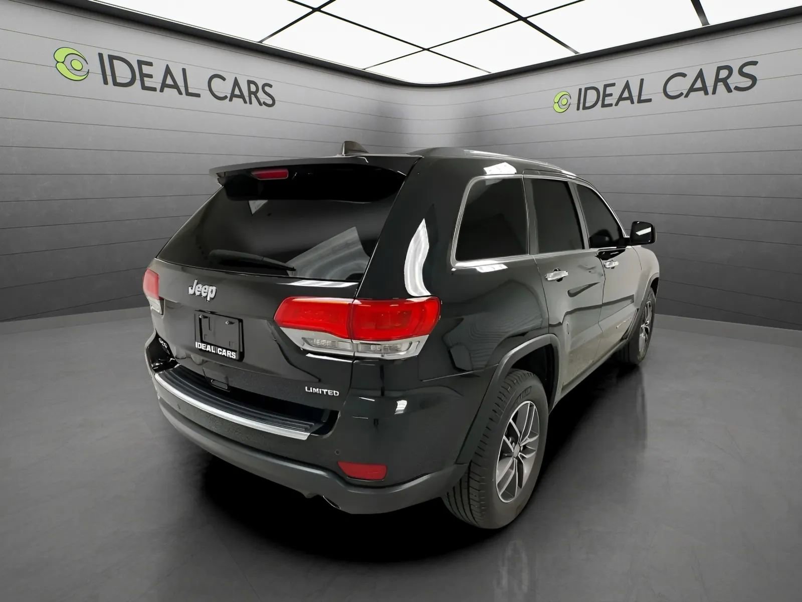 Used 2017 Jeep Grand Cherokee Limited w/ Luxury Group II AWD/4WD image 5