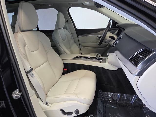 Certified 2025 Volvo XC90 B5 Plus w/ Protection Package Premier AWD/4WD image 27