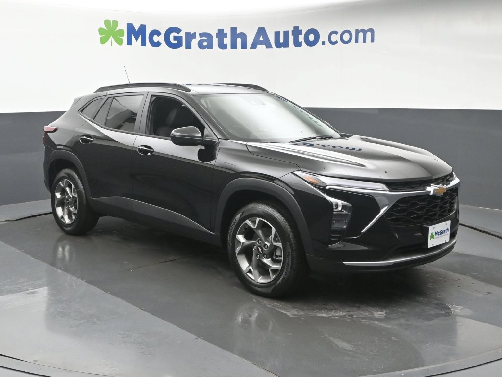 New 2026 Chevrolet Trax LT w/ Driver Confidence Package FWD image 2