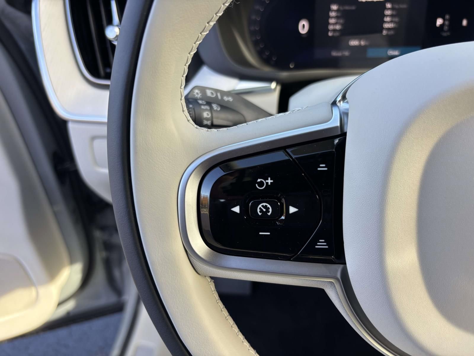 New 2026 Volvo XC60 B5 Ultra w/ Protection Package Premier image 17